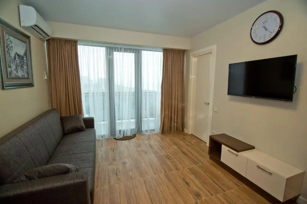Батуми: Travels In Batumi At Orby Beach Tower.0714