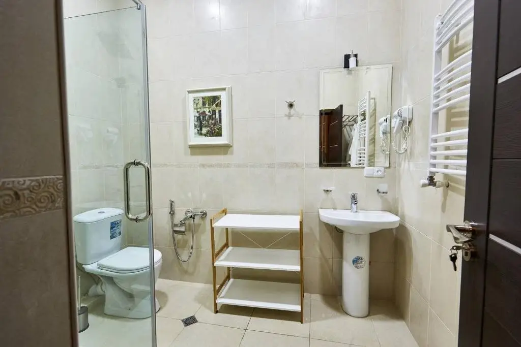 Тбилиси: 2nd Floor Apartment