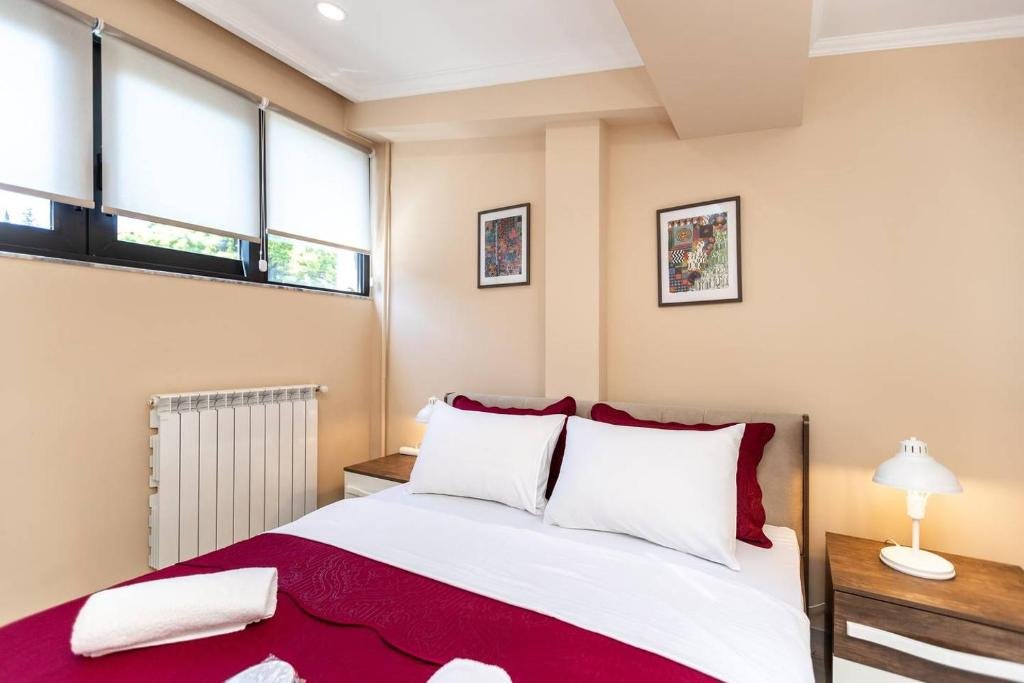 Тбилиси: ?2Bedroom apt in a calm and central neighbourhood?