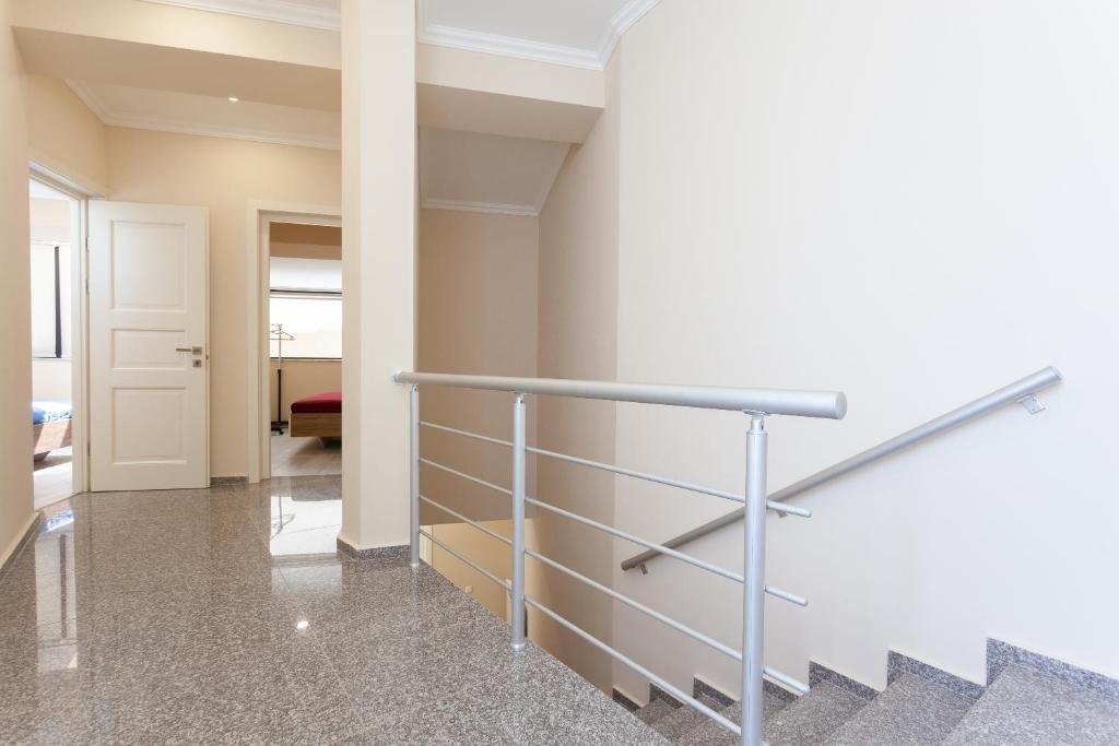 Тбилиси: ?2Bedroom apt in a calm and central neighbourhood?
