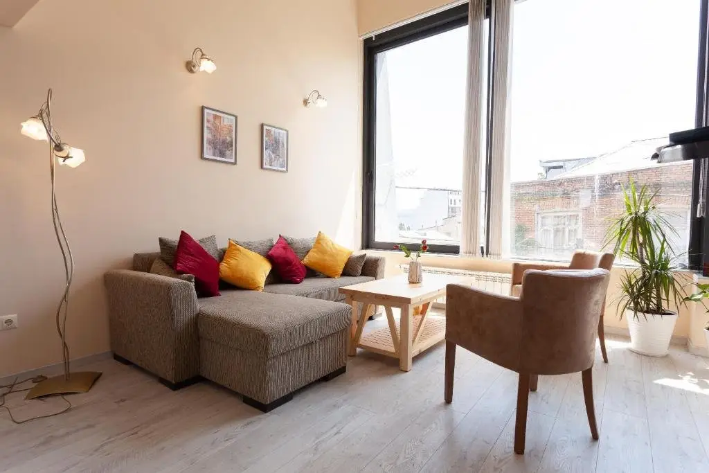 Тбилиси: ?2Bedroom apt in a calm and central neighbourhood?