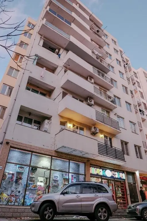 Тбилиси: Zura's Apartment Near Metro Isani