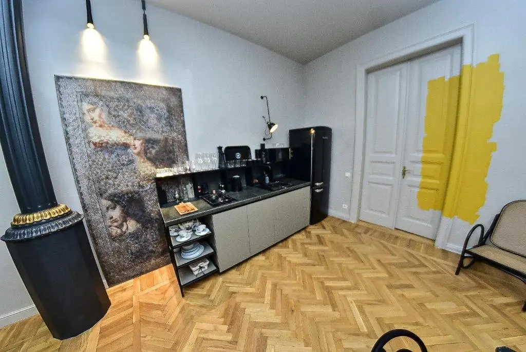 Тбилиси: 19 Century Historical House-Salon Near Rustaveli