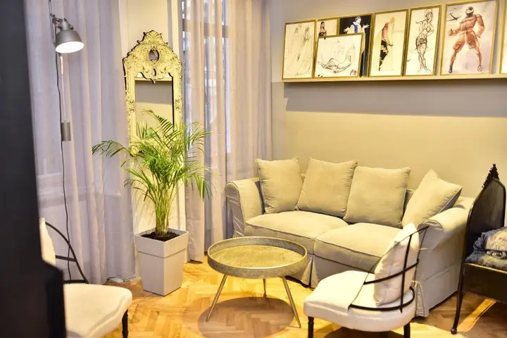 Тбилиси: 19 Century Historical House-Salon Near Rustaveli
