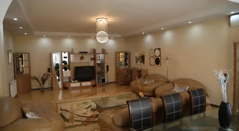Тбилиси: Five Star Apartment