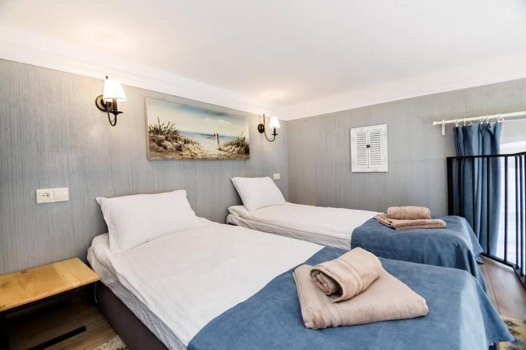 Тбилиси: 19th century apartment between Old City and Agmashenebeli