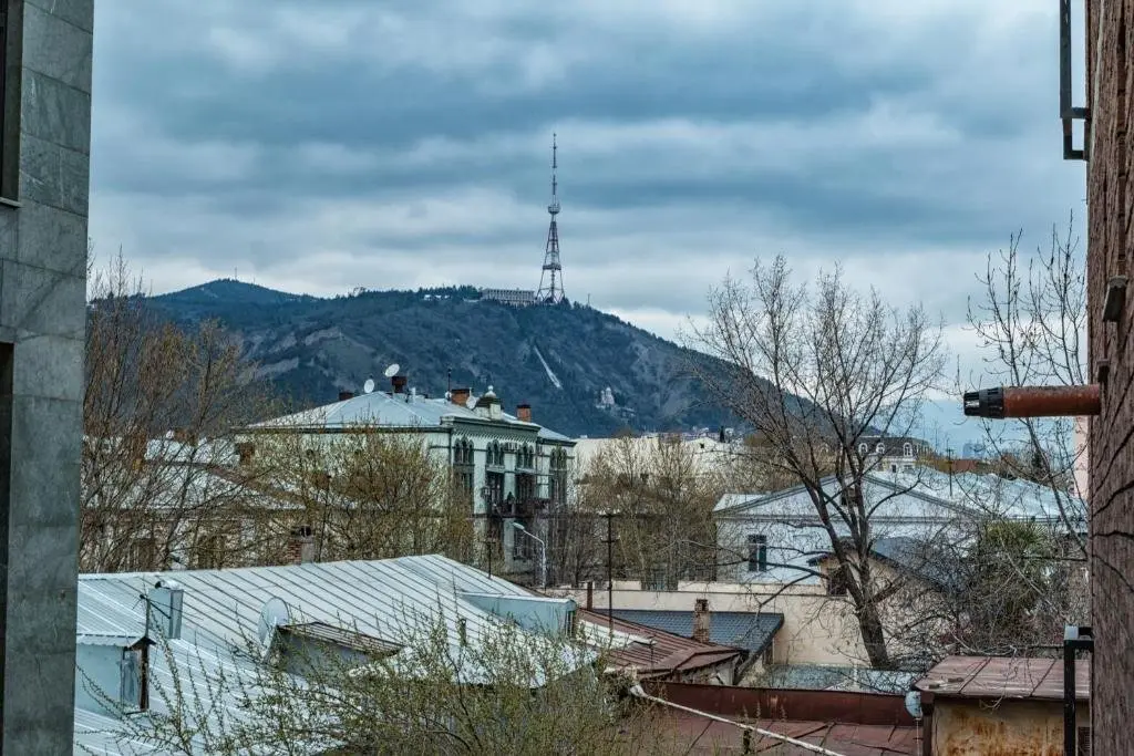 Тбилиси: Apartment Art Nebula Old Tbilisi Avlabari