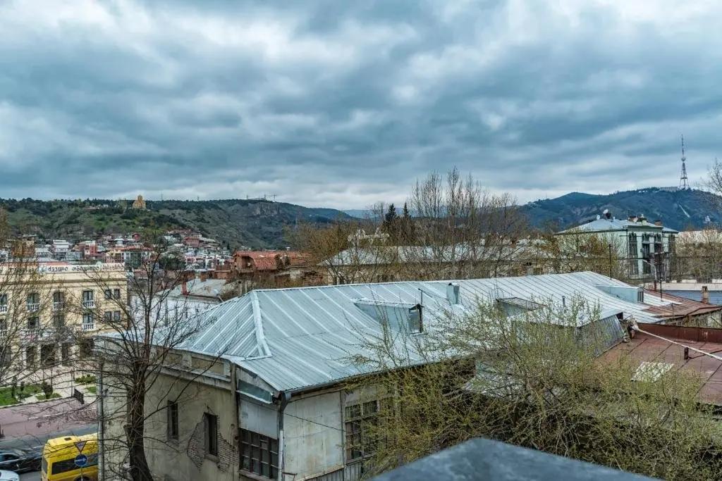 Тбилиси: Apartment Art Nebula Old Tbilisi Avlabari