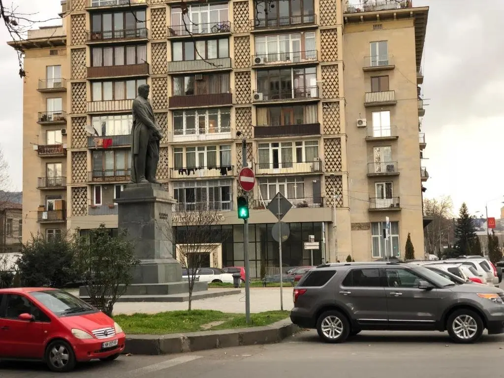 Тбилиси: amazing view apartments near river