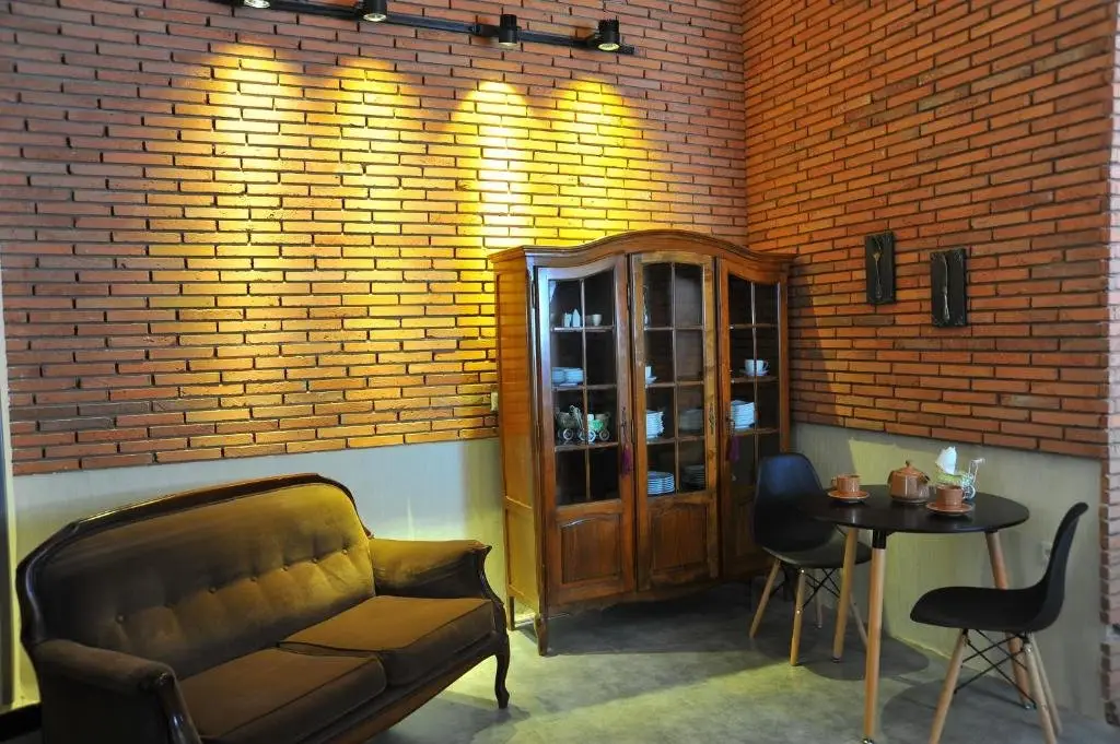 Тбилиси: Brickwall Tbilisi