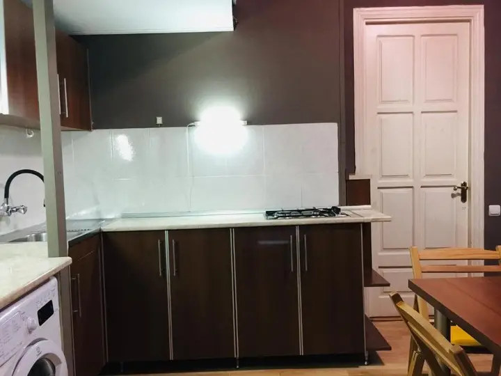 Тбилиси: Apartment on Freedom Square