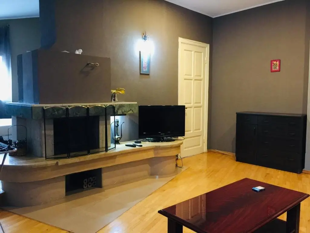 Тбилиси: Apartment on Freedom Square