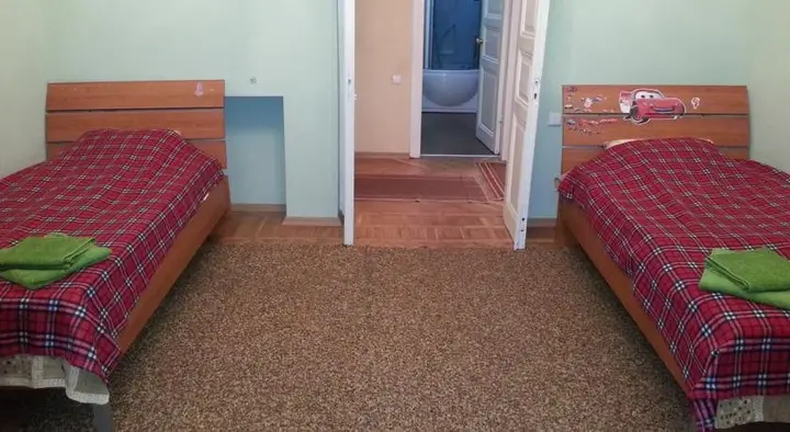 Тбилиси: Aghmashenibili Nino Guest house