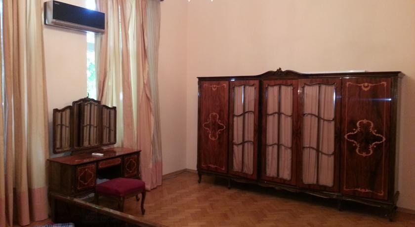 Тбилиси: Aghmashenibili Nino Guest house