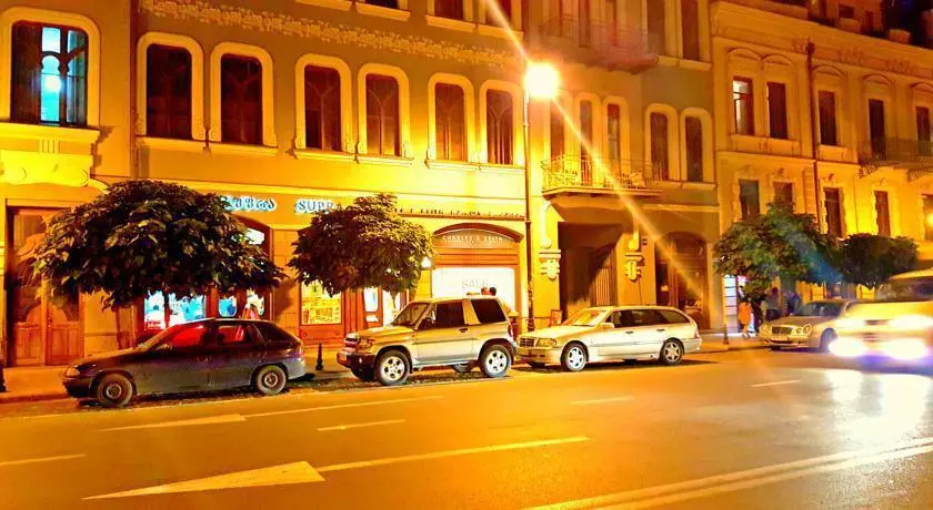 Тбилиси: Aghmashenibili Nino Guest house