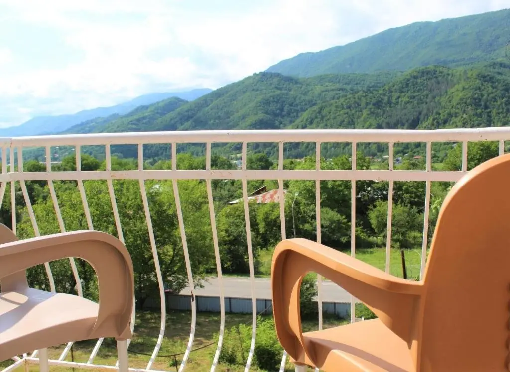 Амбролаури: Guest House Racha