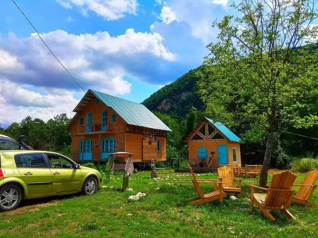 Амбролаури: Garemo