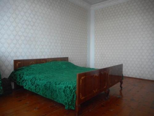 Анаклия: Iuza House