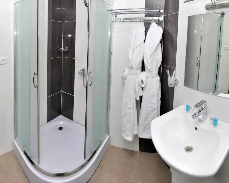 Тбилиси: Hotel L Plaza Hotel Mimino