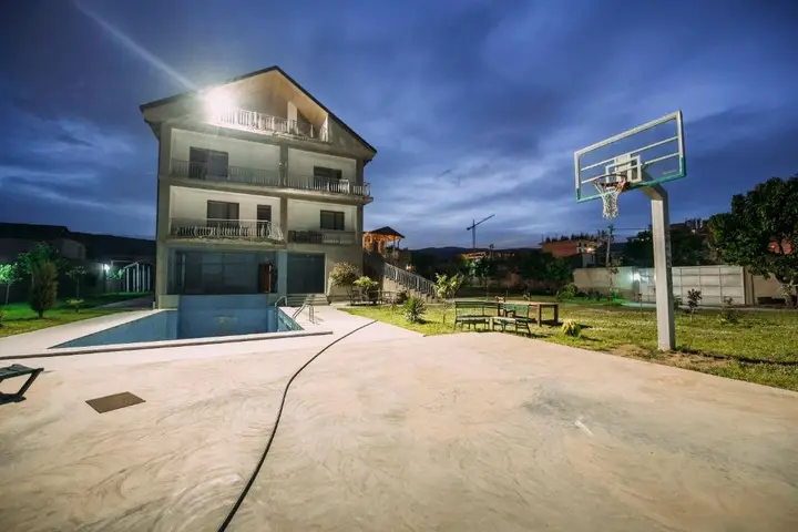 Тбилиси: Artangel House Tbilisi