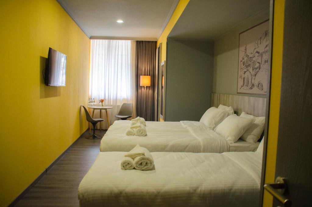 Тбилиси: Atoneli Hotel