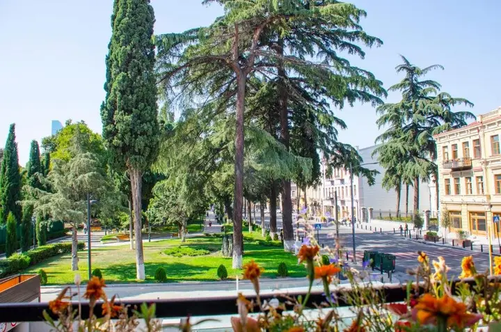 Тбилиси: Atoneli Hotel