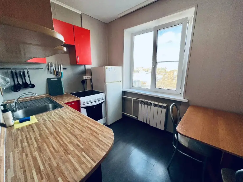 Томск: Apartamenty Vozle Izumrudnogo Goroda Apartments