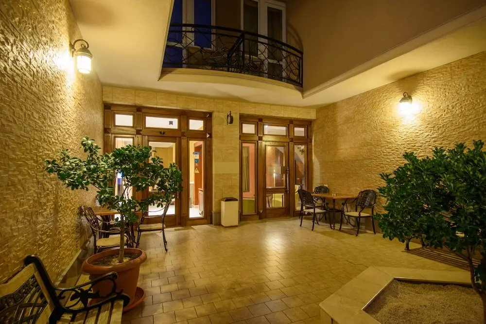 Тбилиси: KMM Hotel