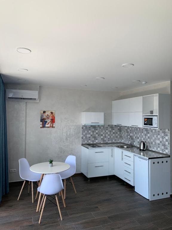 Батуми: Beach Tower Iberia Apartments