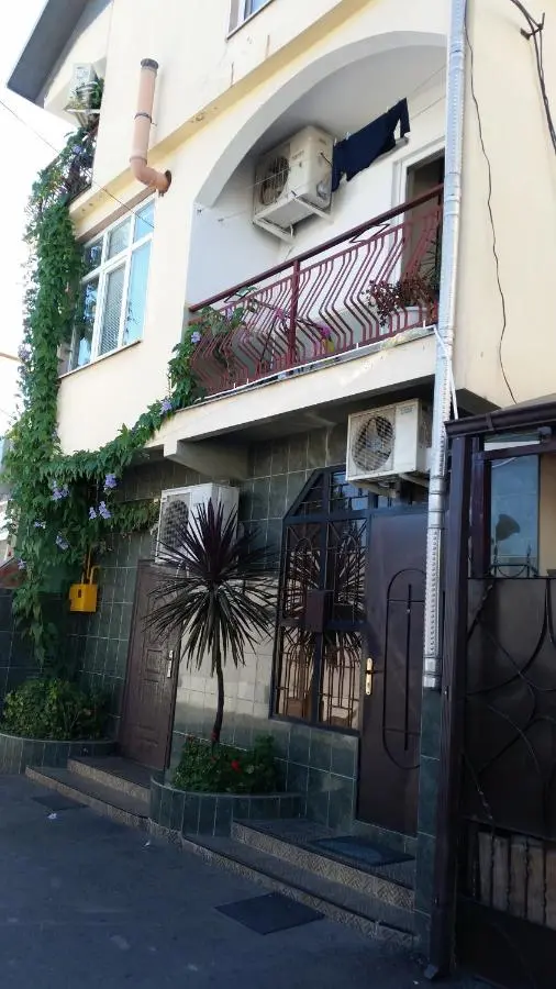 Красная Поляна: Guest House SanLara