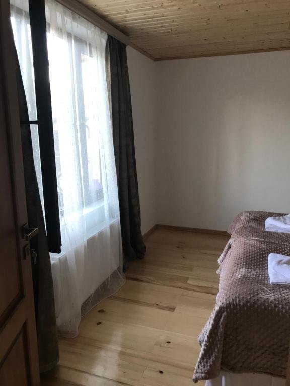 Местиа: Guest House ,, Memory''