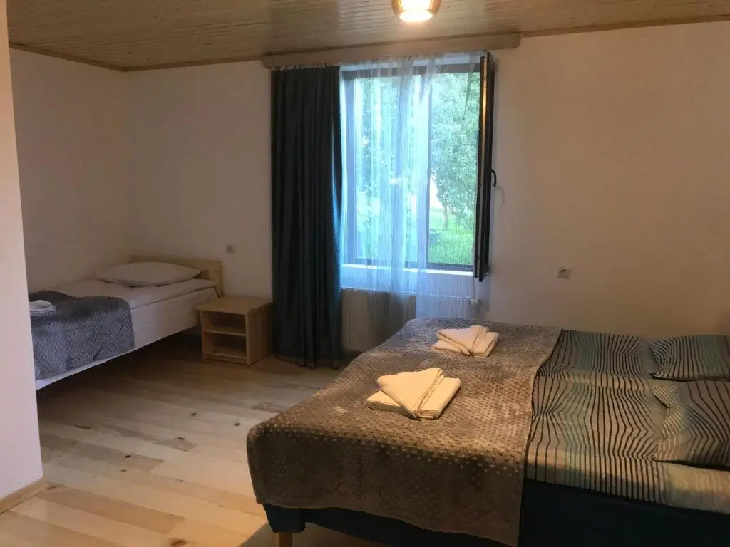 Местиа: Guest House ,, Memory''