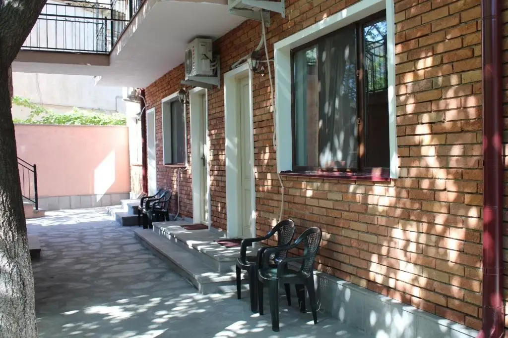 Тбилиси: Emis Hotel