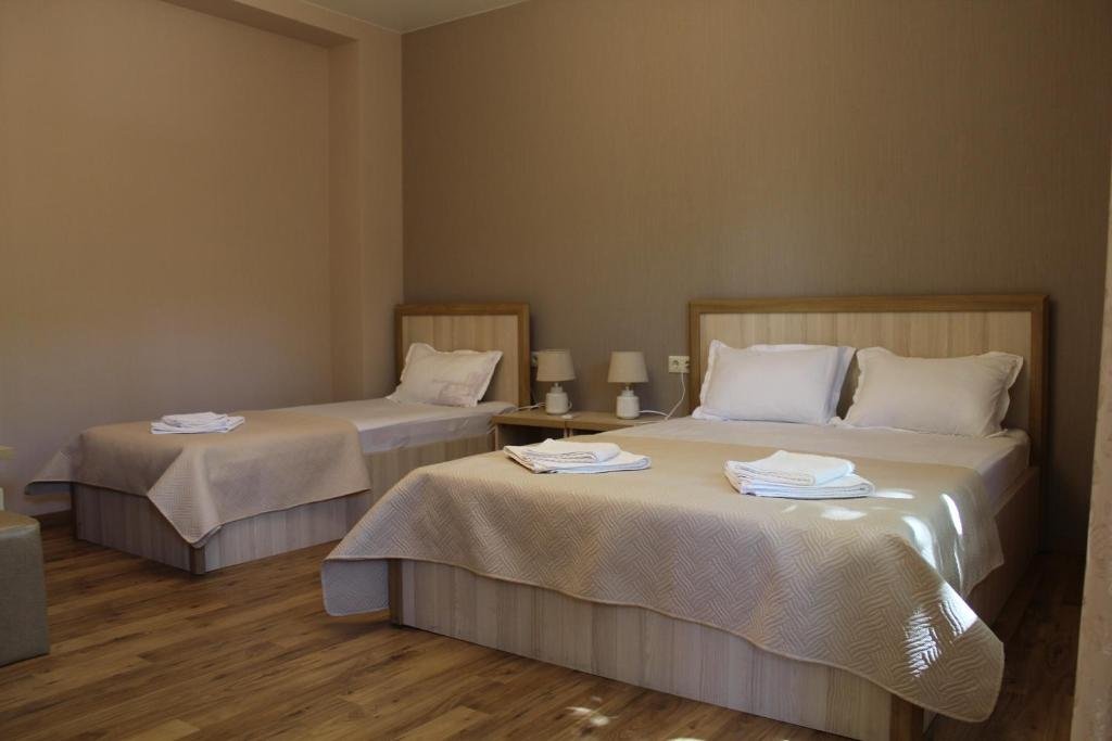 Тбилиси: Emis Hotel