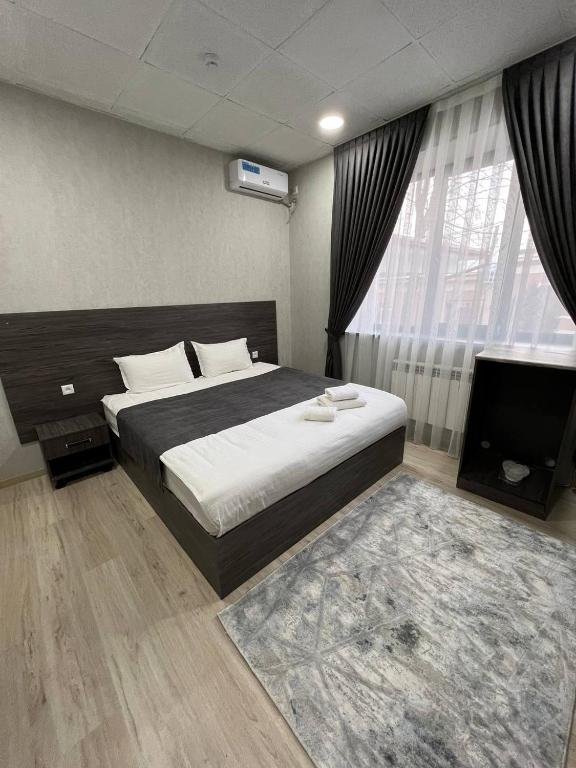 Ташкент: Haziniy Hotel
