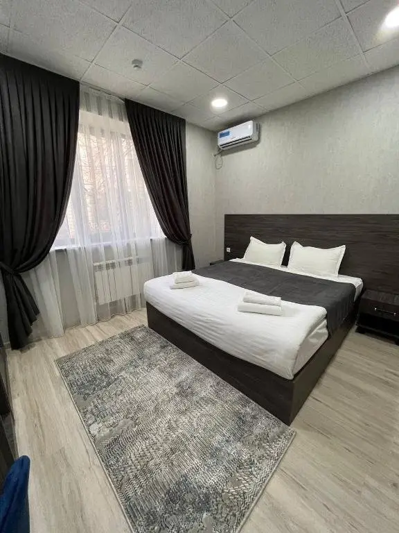 Ташкент: Haziniy Hotel