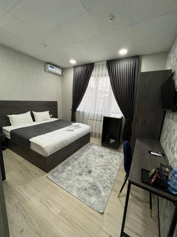 Ташкент: Haziniy Hotel