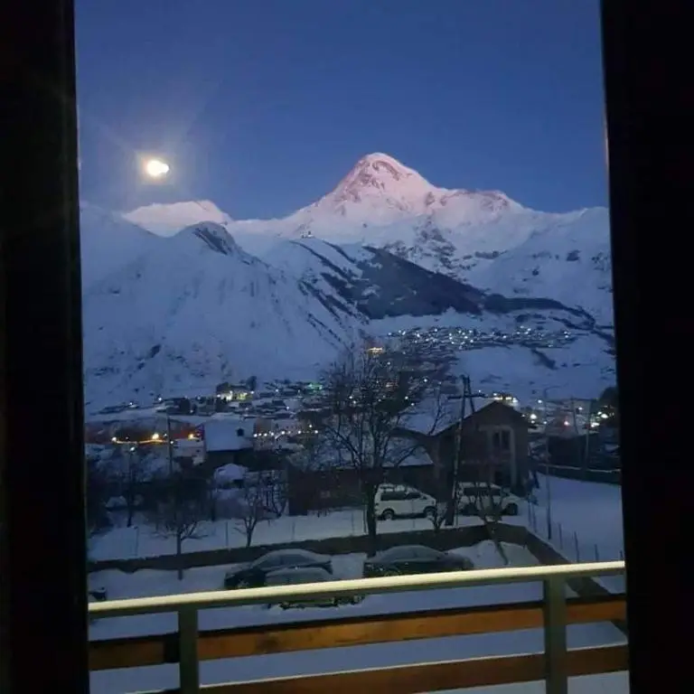 Hilltop Kazbegi — фото 1
