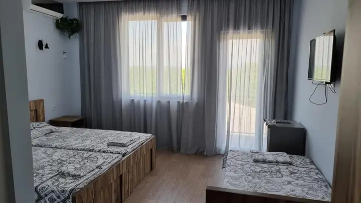 Кобулети: French Hotel