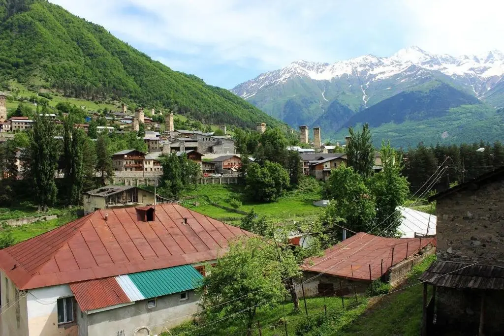 Местиа: Travel Inn House Mestia • მოგზაურის სახლი