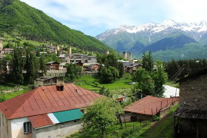 Местиа: Travel Inn House Mestia • მოგზაურის სახლი