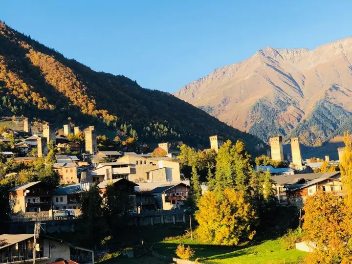 Местиа: Travel Inn House Mestia • მოგზაურის სახლი