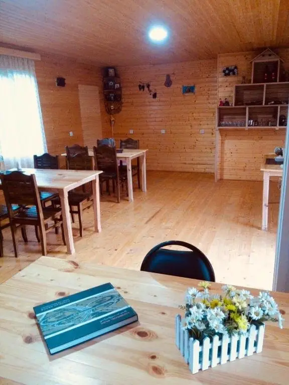 Местиа: Ushba Cottages