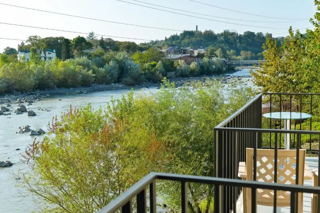 Кутаиси: Four Seasons Riverside