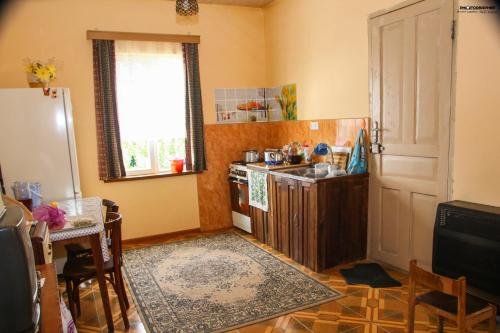 Кутаиси: shalva's house