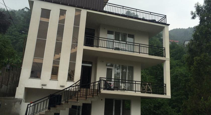 Гонио: Hotel Gigi
