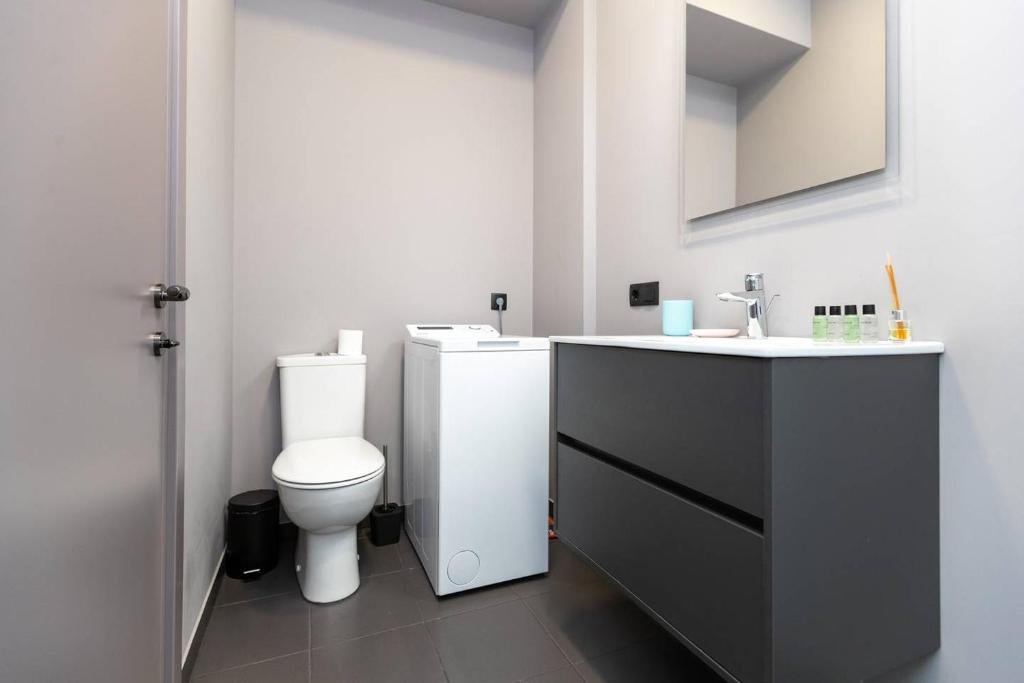 Тбилиси: Wehost Apartment pool & gym