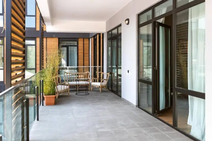 Тбилиси: Wehost Apartment pool & gym