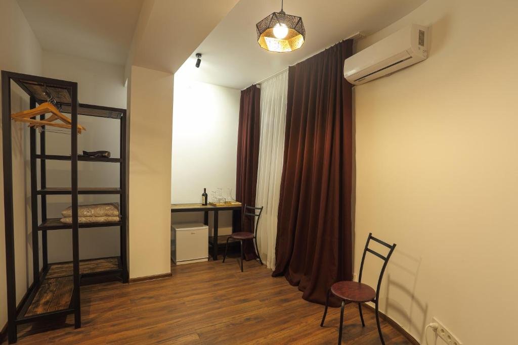 Тбилиси: Wine House Old Qvevri
