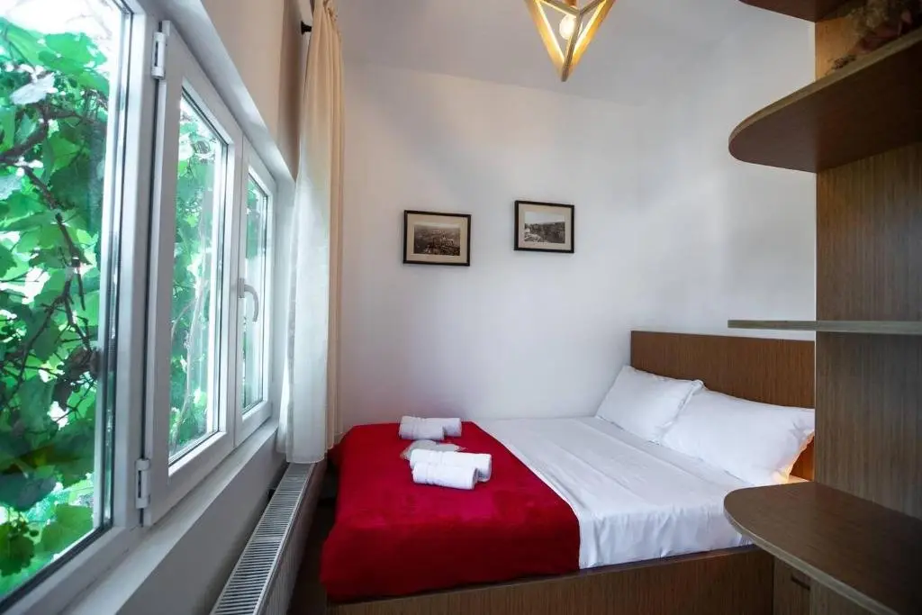 Тбилиси: Wehost Apartment behind Opera House